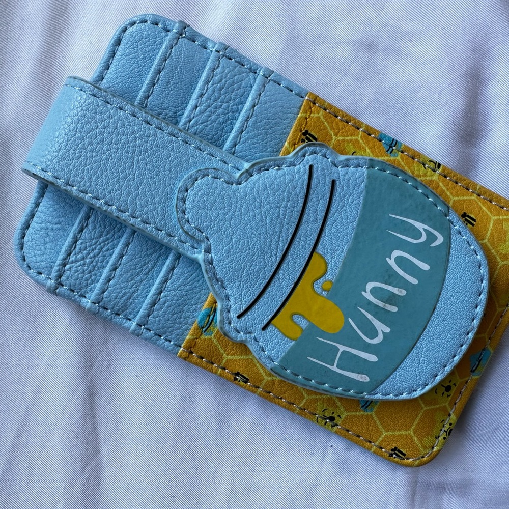 DISNEY LOUNGEFLY POOH CARDHOLDER